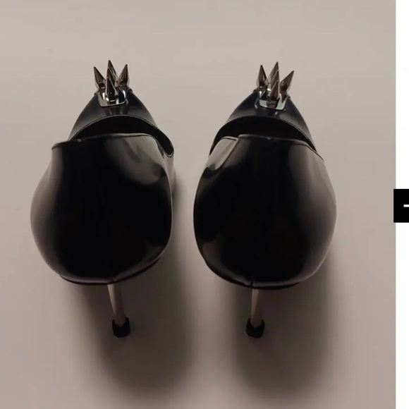 Alexander McQueen Black Studded Heels - worn once! - Picture 3 of 7